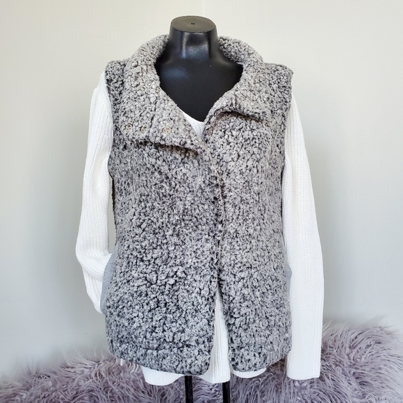 Anthropologie Jackets & Blazers - Dylan • Ultra Soft Sherpa Vest